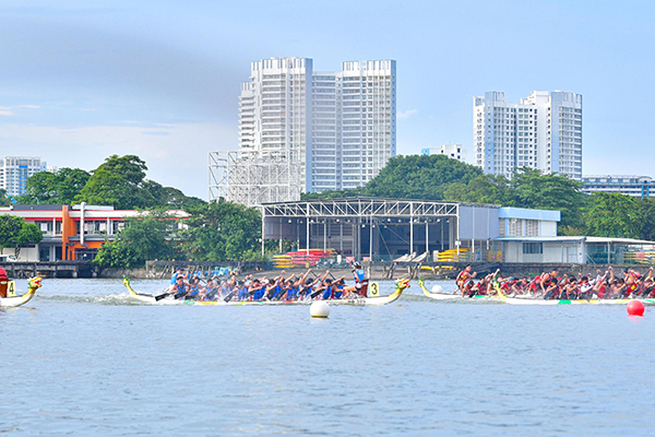 「2022香港杯」龙舟赛在新加坡举行　庆祝香港特别行政区成立25周年